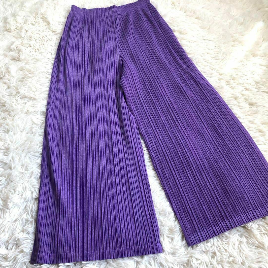 PLEATS PLEASE ISSEY MIYAKE(プリーツプリーズイッセイミヤケ)の【美品】プリーツプリーズ 20SS スーパーワイドパンツ 紫 4 XL レディースのパンツ(カジュアルパンツ)の商品写真