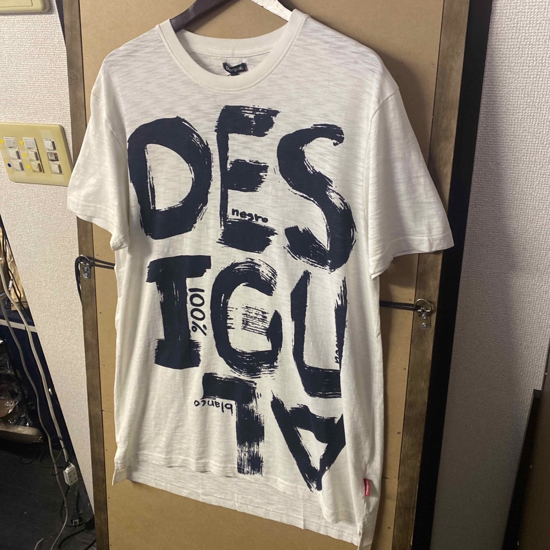 DESIGUAL(デシグアル)の【新品】Desigual 手書き風 プリント Tシャツ Mサイズ メンズのトップス(Tシャツ/カットソー(半袖/袖なし))の商品写真