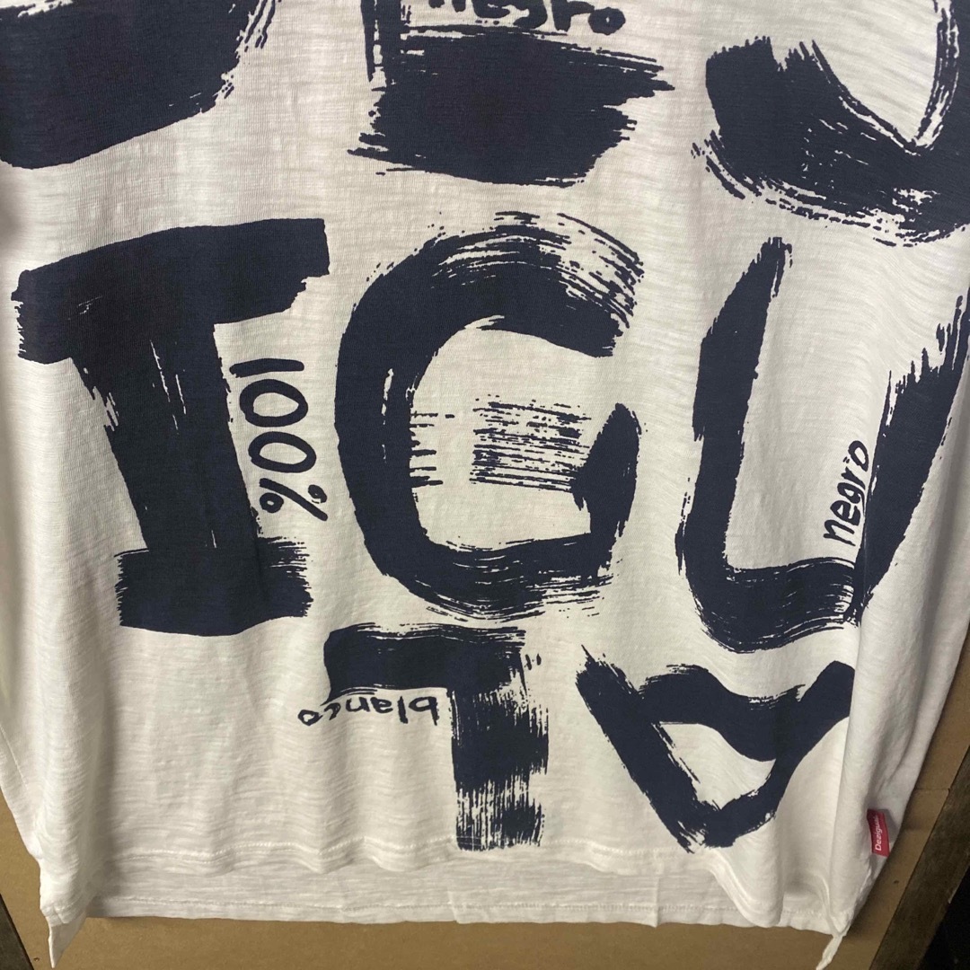 DESIGUAL(デシグアル)の【新品】Desigual 手書き風 プリント Tシャツ Mサイズ メンズのトップス(Tシャツ/カットソー(半袖/袖なし))の商品写真