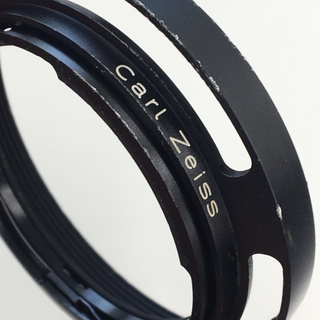 コシナ(COSINA)のCARL ZEISS ビオゴン 広角薄型メタルフード 28/2.8 25/2.8(レンズ(単焦点))