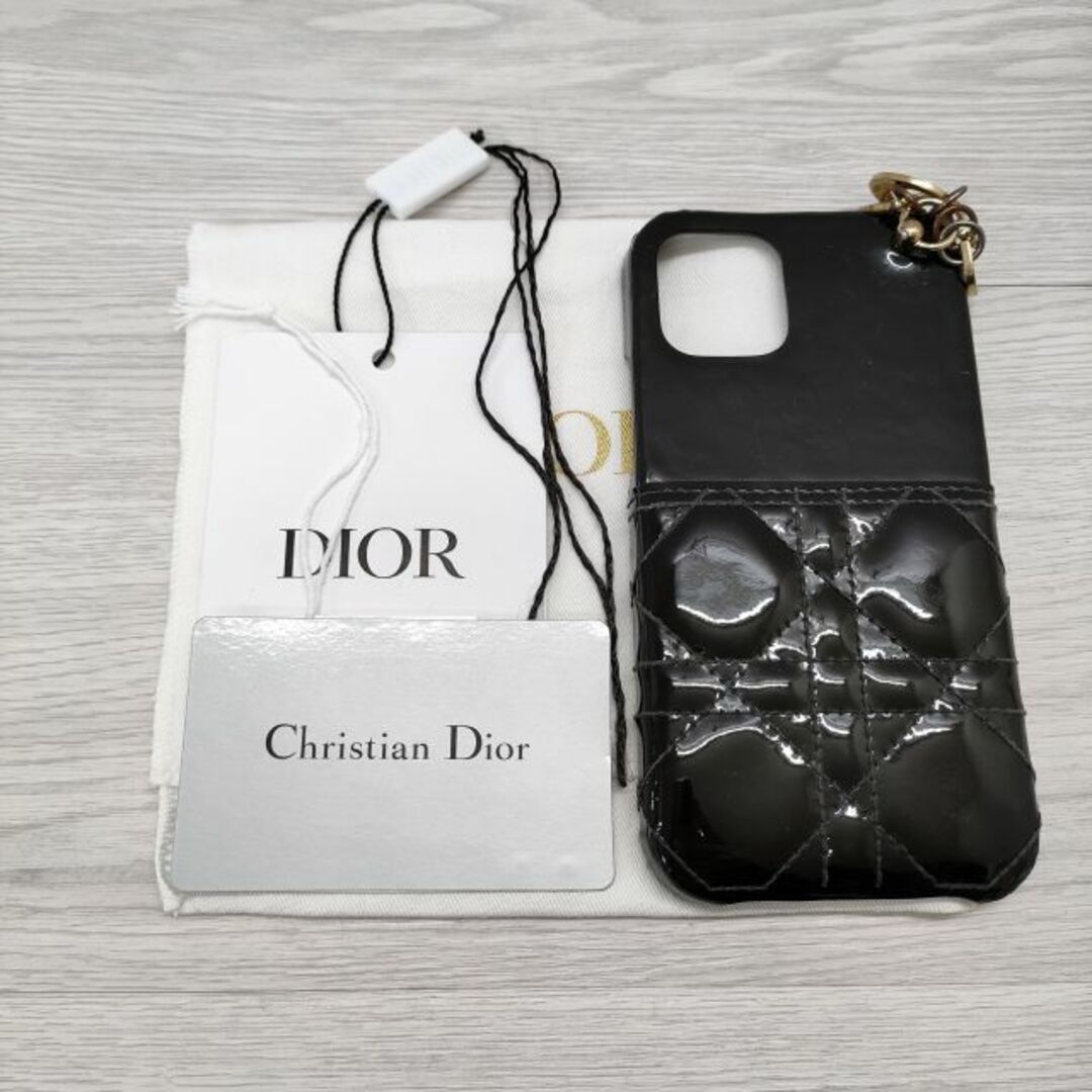 Dior(ディオール)のDior iPhoneケース エナメル イタリア製 スマホケース iPhoneケース ブラック レディース ディオール【中古】4-0504G◎ スマホ/家電/カメラのスマホアクセサリー(iPhoneケース)の商品写真