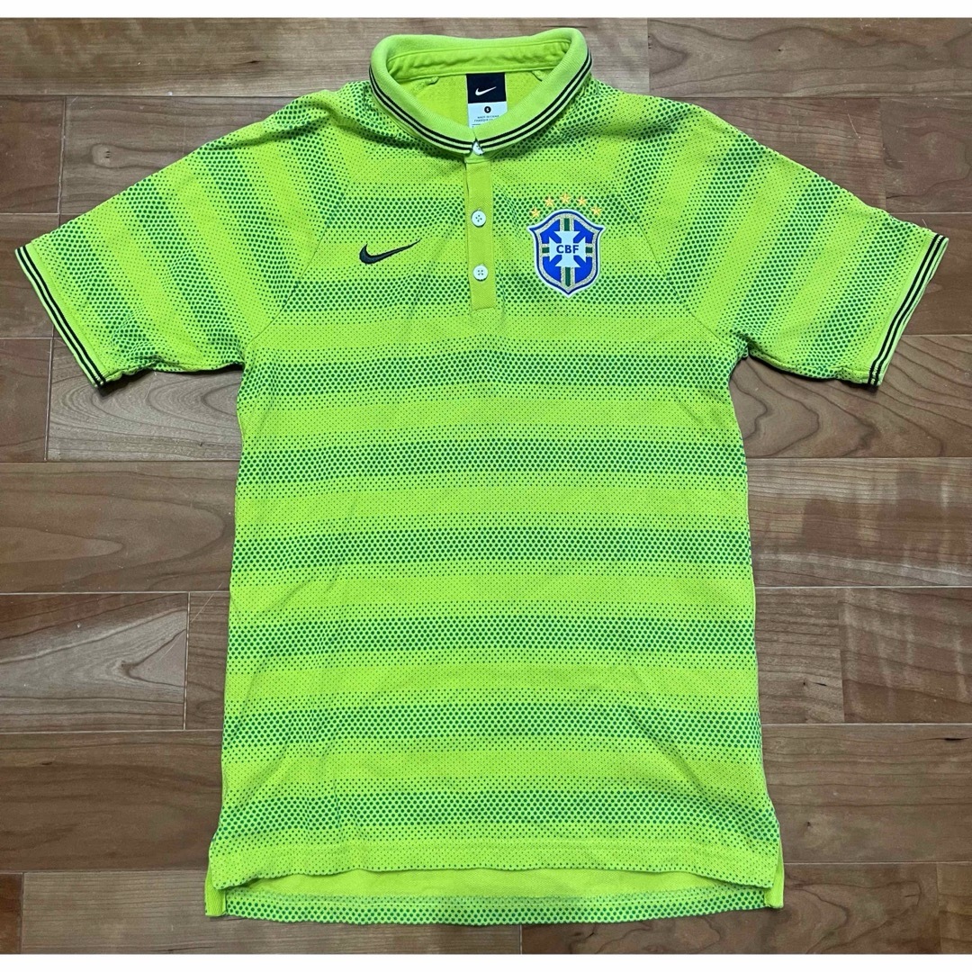 NIKE(ナイキ)のサッカー　ブラジル代表　NIKE ナイキ 半袖ポロシャツ　Sサイズ　美品 スポーツ/アウトドアのサッカー/フットサル(ウェア)の商品写真