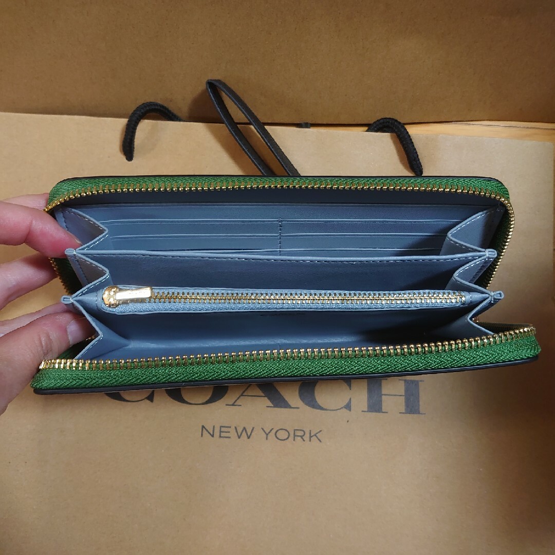 COACH(コーチ)のCOACH　長財布　新品　未使用　馬車 レディースのファッション小物(財布)の商品写真