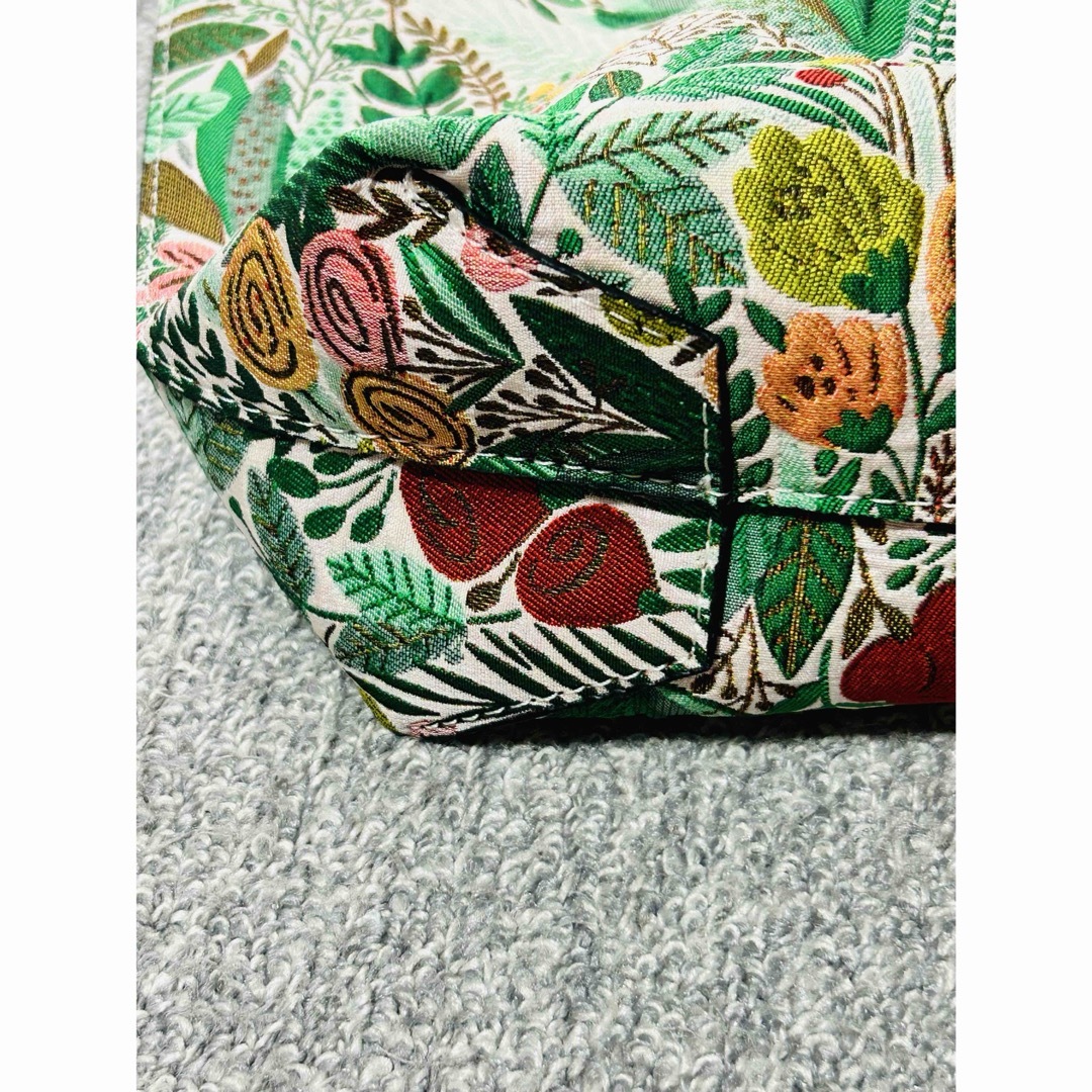 リバーシブル　刺繍　トートバッグ レディースのバッグ(トートバッグ)の商品写真