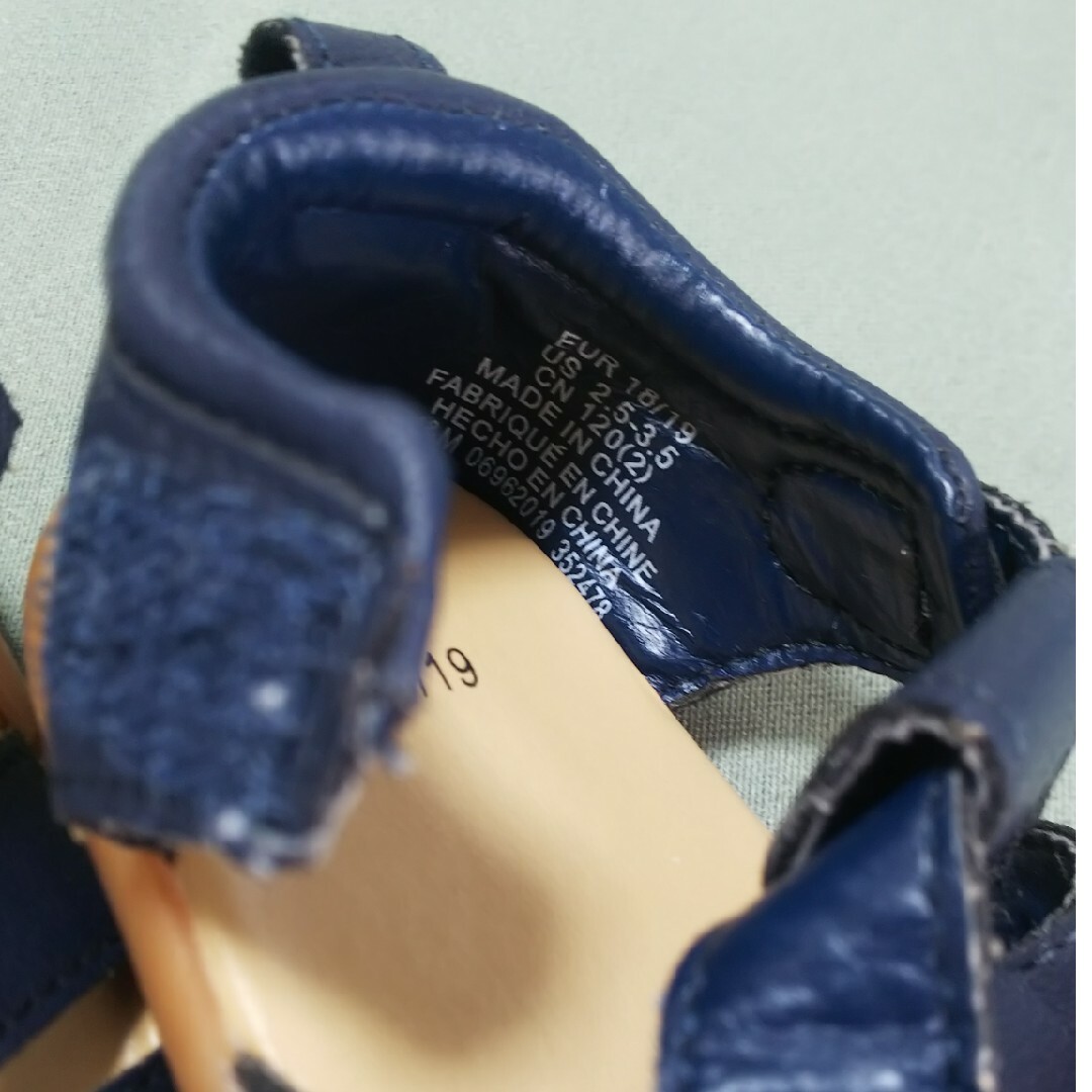 H&M(エイチアンドエム)のサンダル ベビー Ｈ&Ｍ キッズ/ベビー/マタニティのベビー靴/シューズ(~14cm)(サンダル)の商品写真
