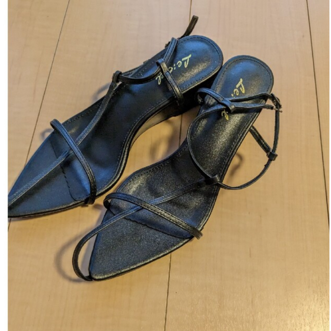 ポインテッドストラップサンダル レディースの靴/シューズ(サンダル)の商品写真