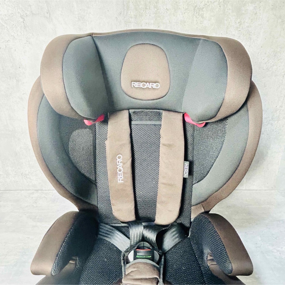 RECARO(レカロ)の美品　RECARO　レカロ　J1 スマイル　ジュニアシート　ブラウン キッズ/ベビー/マタニティの外出/移動用品(自動車用チャイルドシート本体)の商品写真