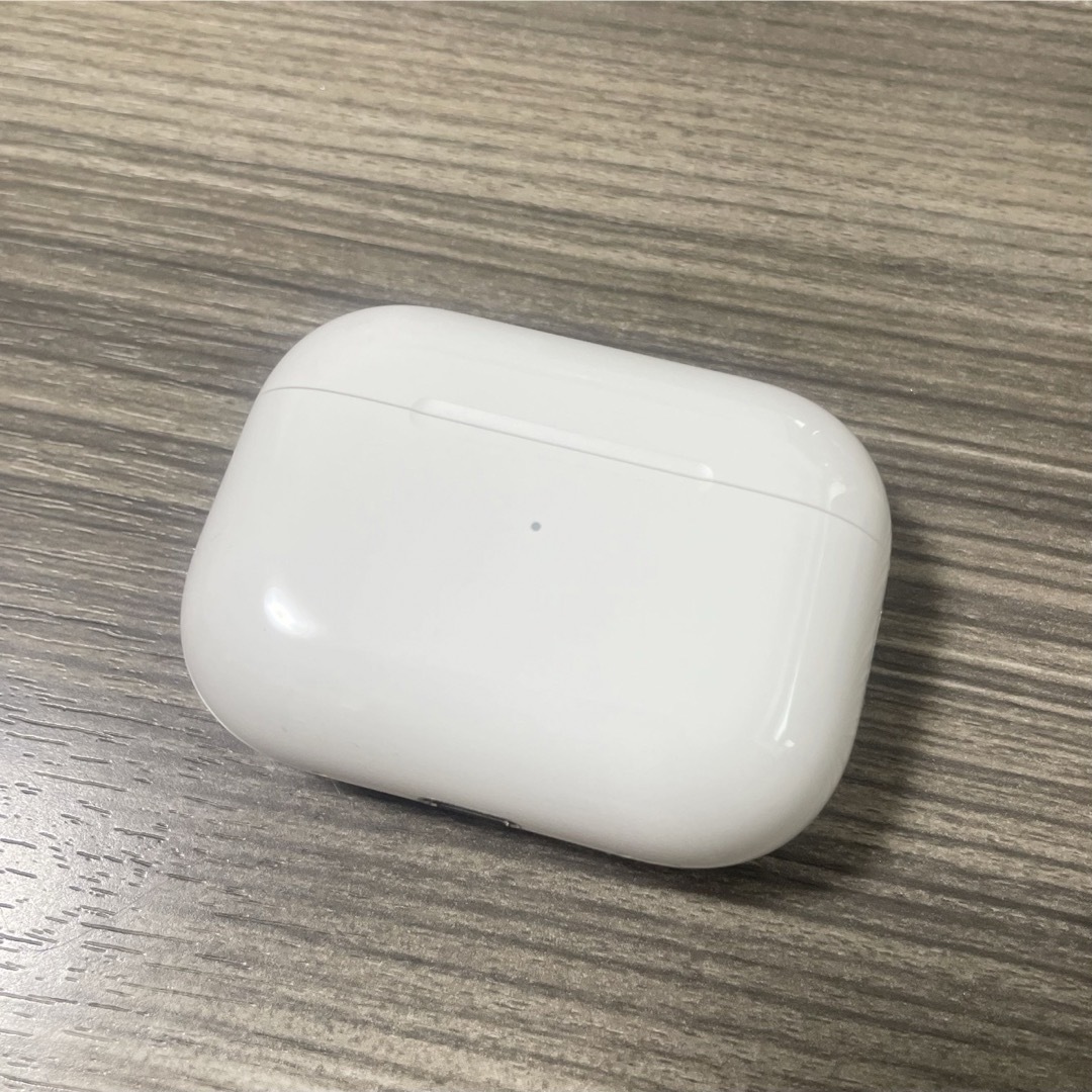 Apple(アップル)のApple AirPods Pro 第2世代 MTJV3J/A スマホ/家電/カメラのオーディオ機器(ヘッドフォン/イヤフォン)の商品写真