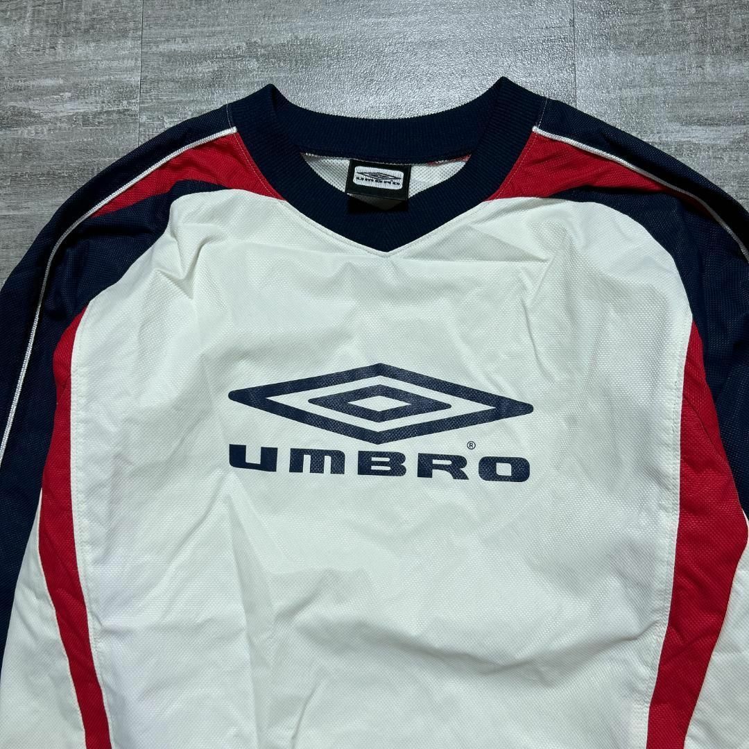 UMBRO(アンブロ)のY2K UMBRO ナイロンジャケット 両面ロゴブルゾン プルオーバージャケット メンズのジャケット/アウター(ナイロンジャケット)の商品写真