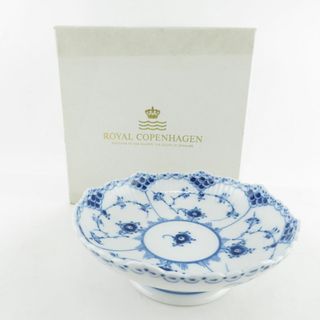 ロイヤルコペンハーゲン(ROYAL COPENHAGEN)の美品 ROYAL COPENHAGEN ロイヤルコペンハーゲン ブルーフルーテッドハーフレース 427 ケーキディッシュ 17cmプレート 脚付き 足 中皿 SU6330K (食器)