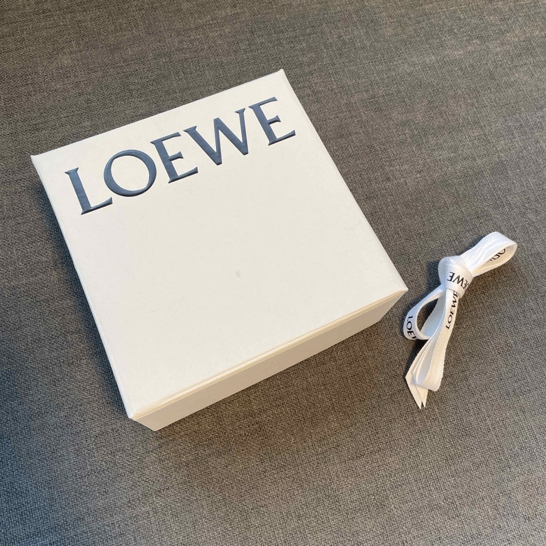 LOEWE(ロエベ)のLOEWE　ギフトボックス&リボン レディースのバッグ(ショップ袋)の商品写真
