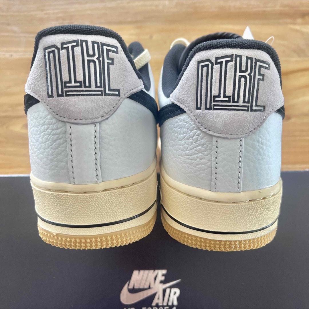 NIKE(ナイキ)の28.5㎝ NIKE AIRFORCE1 07 LX ナイキ エアフォース1 メンズの靴/シューズ(スニーカー)の商品写真