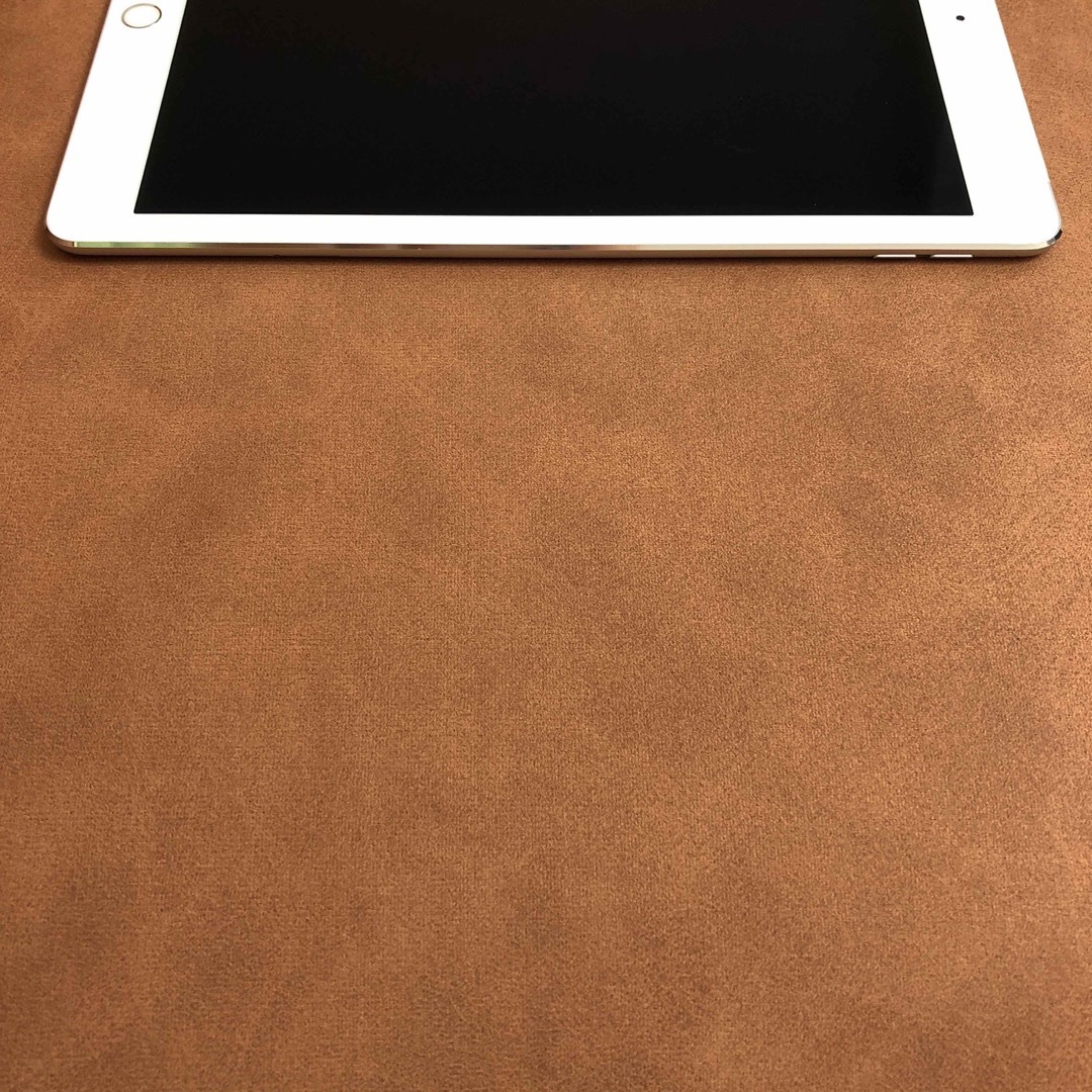 iPad(アイパッド)の7090 電池良好 iPad Air2 第2世代 16GB au スマホ/家電/カメラのPC/タブレット(タブレット)の商品写真