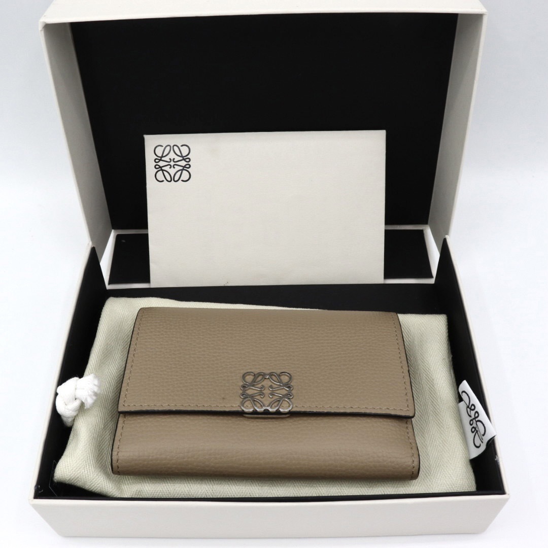 LOEWE(ロエベ)のロエベ　アナグラム　三つ折り財布　グレージュ レディースのファッション小物(財布)の商品写真