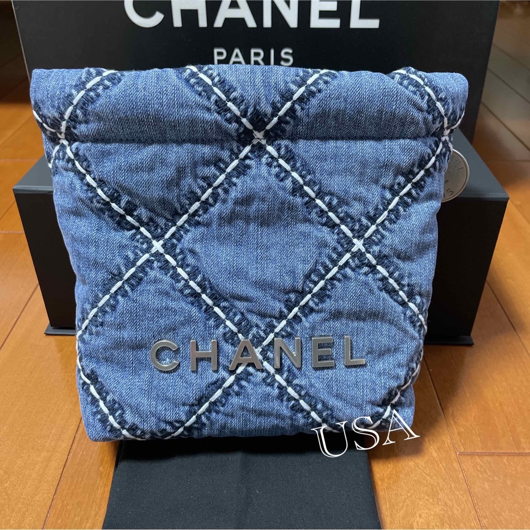 CHANEL(シャネル)の新品 シャネル CHANEL 22 ミニ ハンドバッグ デニム 新作 入手困難 レディースのバッグ(ショルダーバッグ)の商品写真