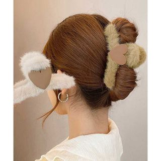 ヘアクリップ 韓国 ファーバンス クリップ 大人可愛い ふわふわ ヘアアクセサリ(バレッタ/ヘアクリップ)