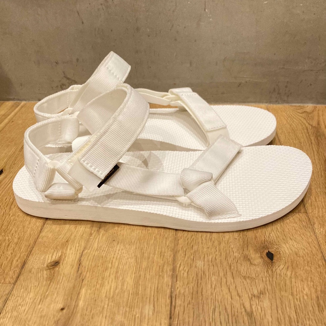 Teva(テバ)のTeva テバ　オリジナルユニバーサル　メンズ　スポーツサンダル　白 メンズの靴/シューズ(サンダル)の商品写真