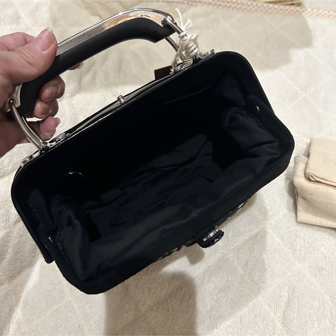 DIESEL(ディーゼル)の新品　DIESEL ディーゼル　スタッズ　ハンドバッグ　ブラック レディースのバッグ(ハンドバッグ)の商品写真