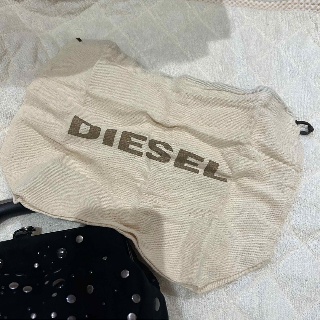 DIESEL(ディーゼル)の新品　DIESEL ディーゼル　スタッズ　ハンドバッグ　ブラック レディースのバッグ(ハンドバッグ)の商品写真