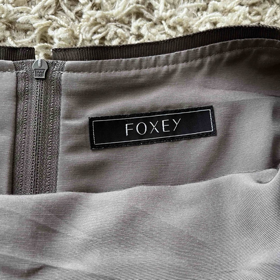 FOXEY(フォクシー)のフォクシー FOXEY 膝丈　スカート　38 ブラウン　茶色　モカ レディースのスカート(ひざ丈スカート)の商品写真