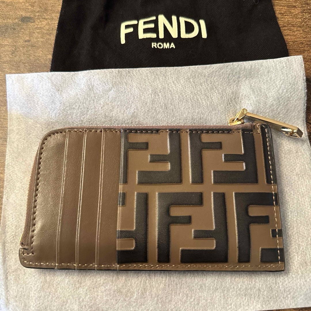 FENDI(フェンディ)の新品未使用 FENDI FFダイヤモンド フラグメントケース カードケース レディースのファッション小物(財布)の商品写真