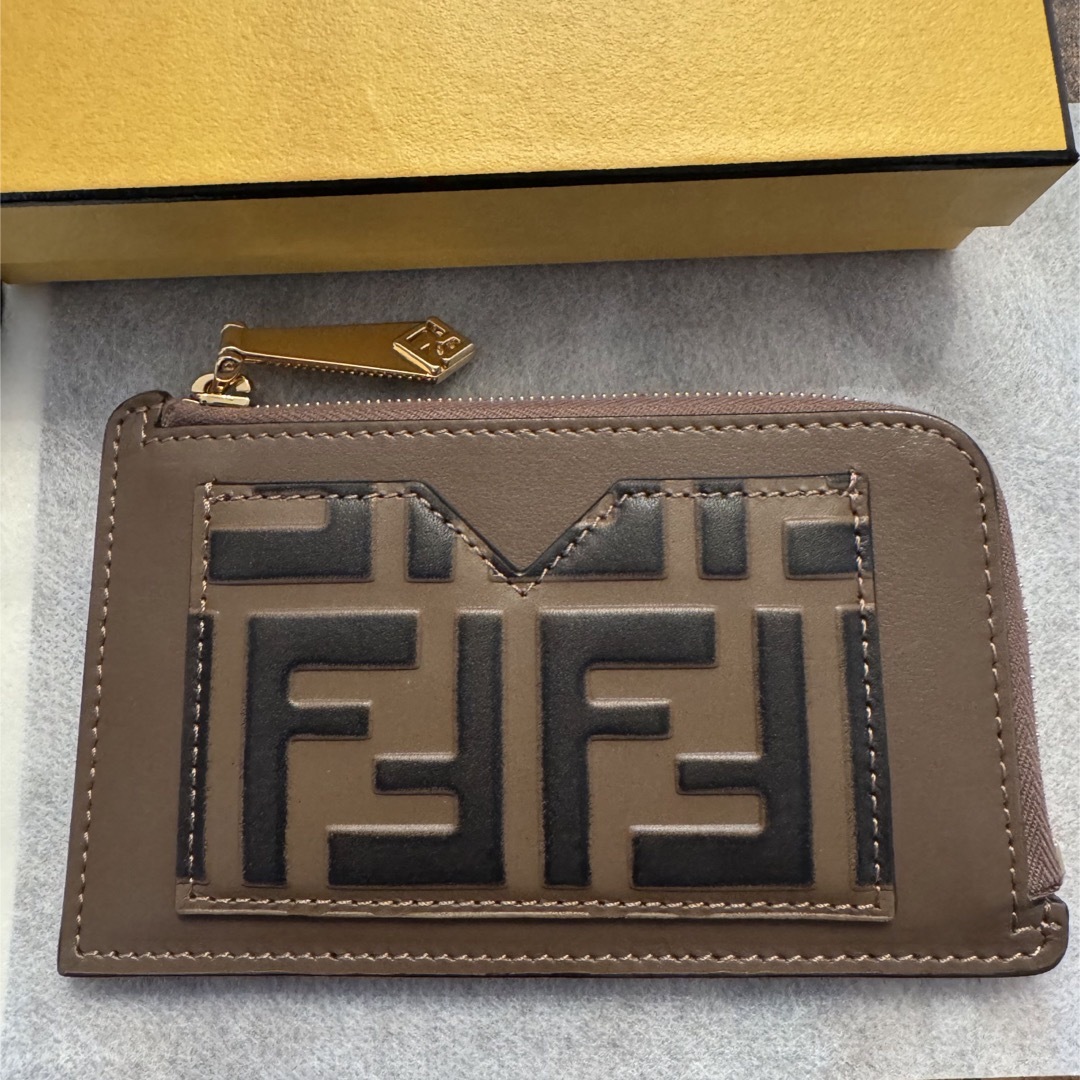 FENDI(フェンディ)の新品未使用 FENDI FFダイヤモンド フラグメントケース カードケース レディースのファッション小物(財布)の商品写真