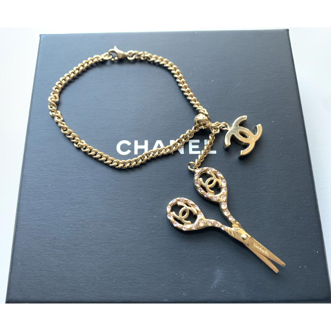 CHANEL(シャネル)のシャネル CHANEL アクセサリー ブレスレット シザー ハサミ ココマーク メンズのアクセサリー(ブレスレット)の商品写真