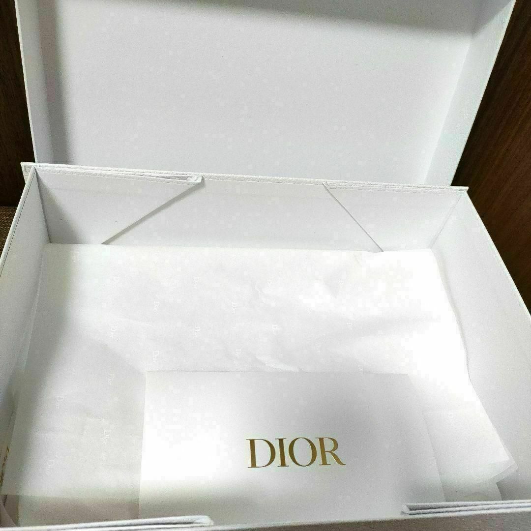 DIOR ディオール　箱　中身なし　BOXのみ　リボンあり コスメ/美容のキット/セット(コフレ/メイクアップセット)の商品写真