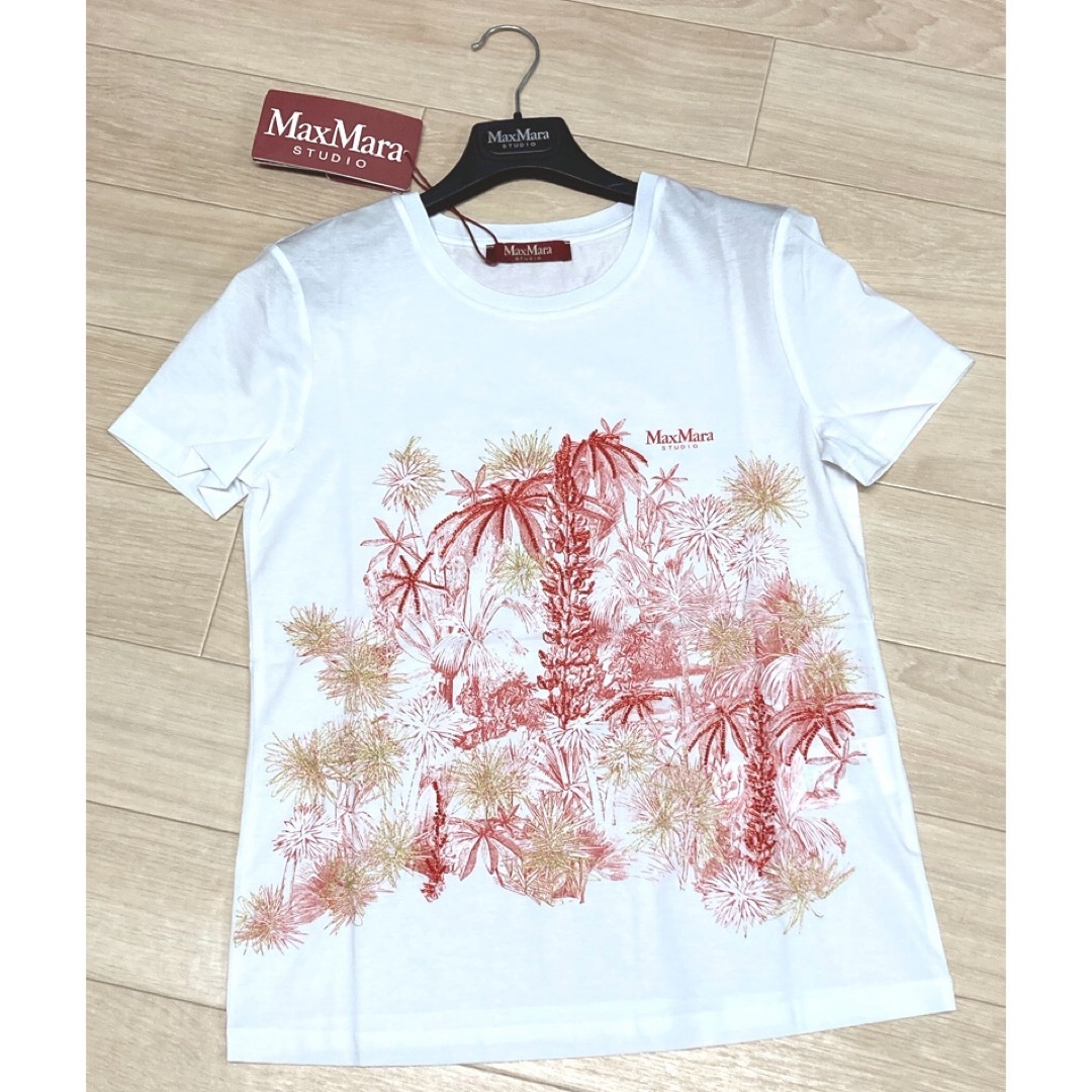 マックスマーラ 刺繍デザインTシャツ ホワイト トップス マックスマーラ 刺繍デザインTシャツ ホワイト トップス