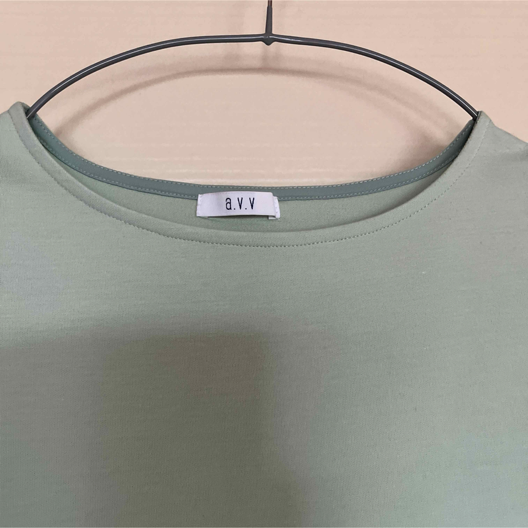 a.v.v(アーヴェヴェ)のアーヴェーヴェー　レディースボリューム袖Tシャツ レディースのトップス(Tシャツ(長袖/七分))の商品写真