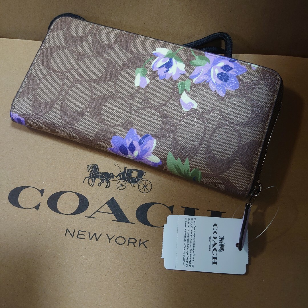 COACH(コーチ)のCOACH　長財布　新品　未使用　レディース　花柄 レディースのファッション小物(財布)の商品写真
