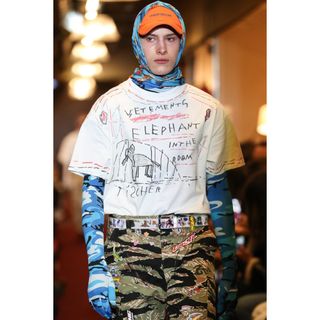 ヴェトモン(VETEMENTS)の18AW VETEMENTS ヴェトモン　エレファント　elephant  XS(Tシャツ/カットソー(半袖/袖なし))