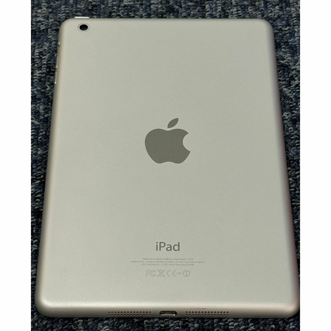 Apple(アップル)のiPad mini 第1世代 16GBシルバー MD531ZP/A 香港版 スマホ/家電/カメラのPC/タブレット(タブレット)の商品写真