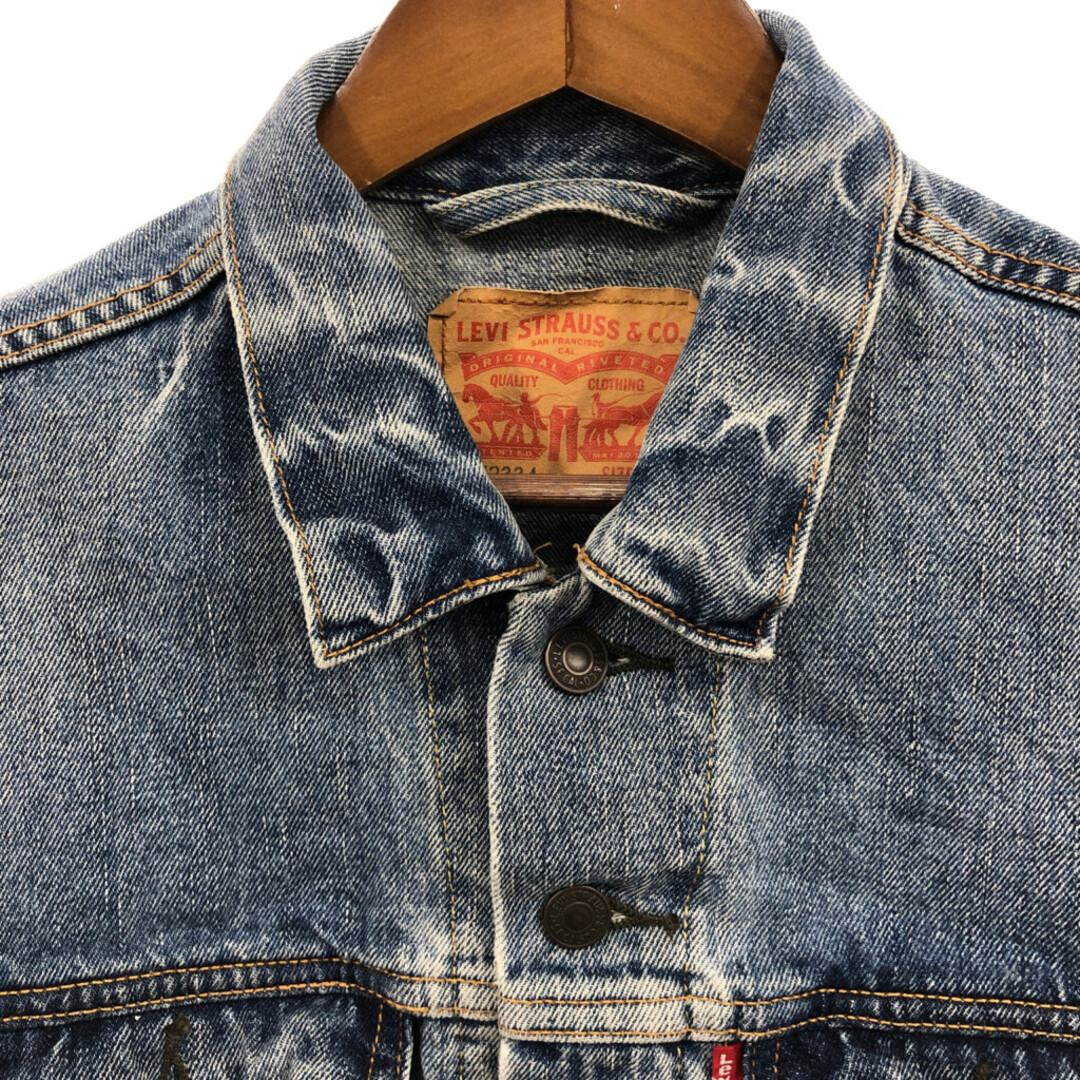 Levi's(リーバイス)のLevi's リーバイス 72334 デニム トラッカージャケット ライトブルー (メンズ M) 中古 古着 Q7034 メンズのジャケット/アウター(Gジャン/デニムジャケット)の商品写真