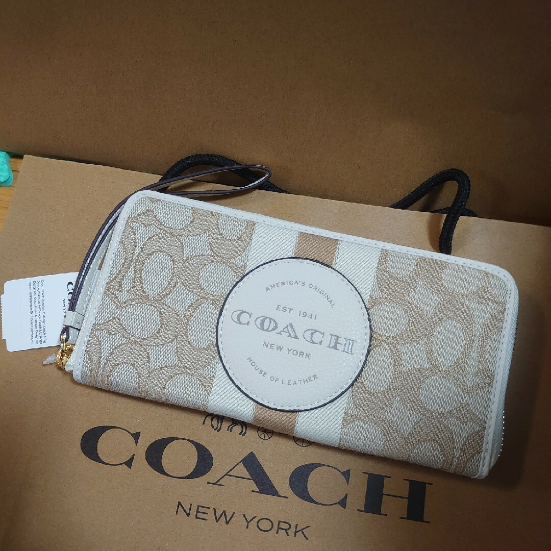 COACH(コーチ)のCOACH　長財布　新品　未使用　レディース レディースのファッション小物(財布)の商品写真