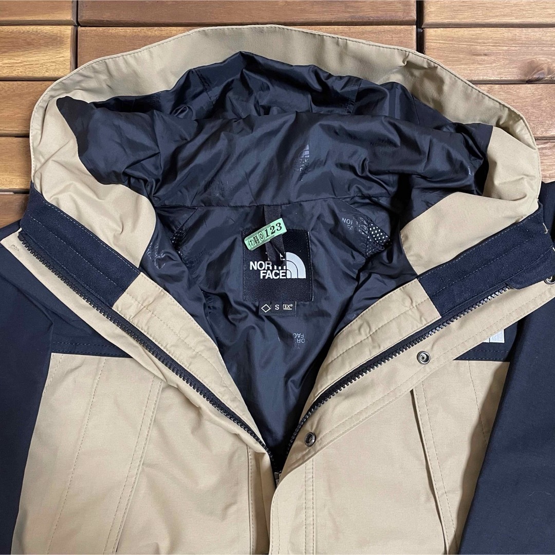 THE NORTH FACE(ザノースフェイス)のマウンテンライトジャケット ノースフェイス ケルプタン S メンズのジャケット/アウター(マウンテンパーカー)の商品写真