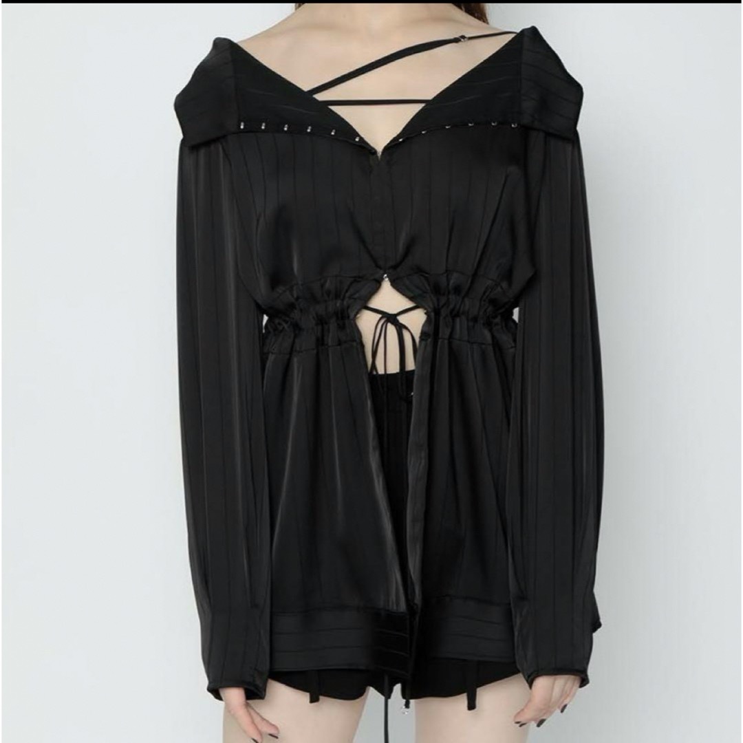 Lily Brown(リリーブラウン)のMeltthelady strap blouse BK レディースのトップス(シャツ/ブラウス(長袖/七分))の商品写真