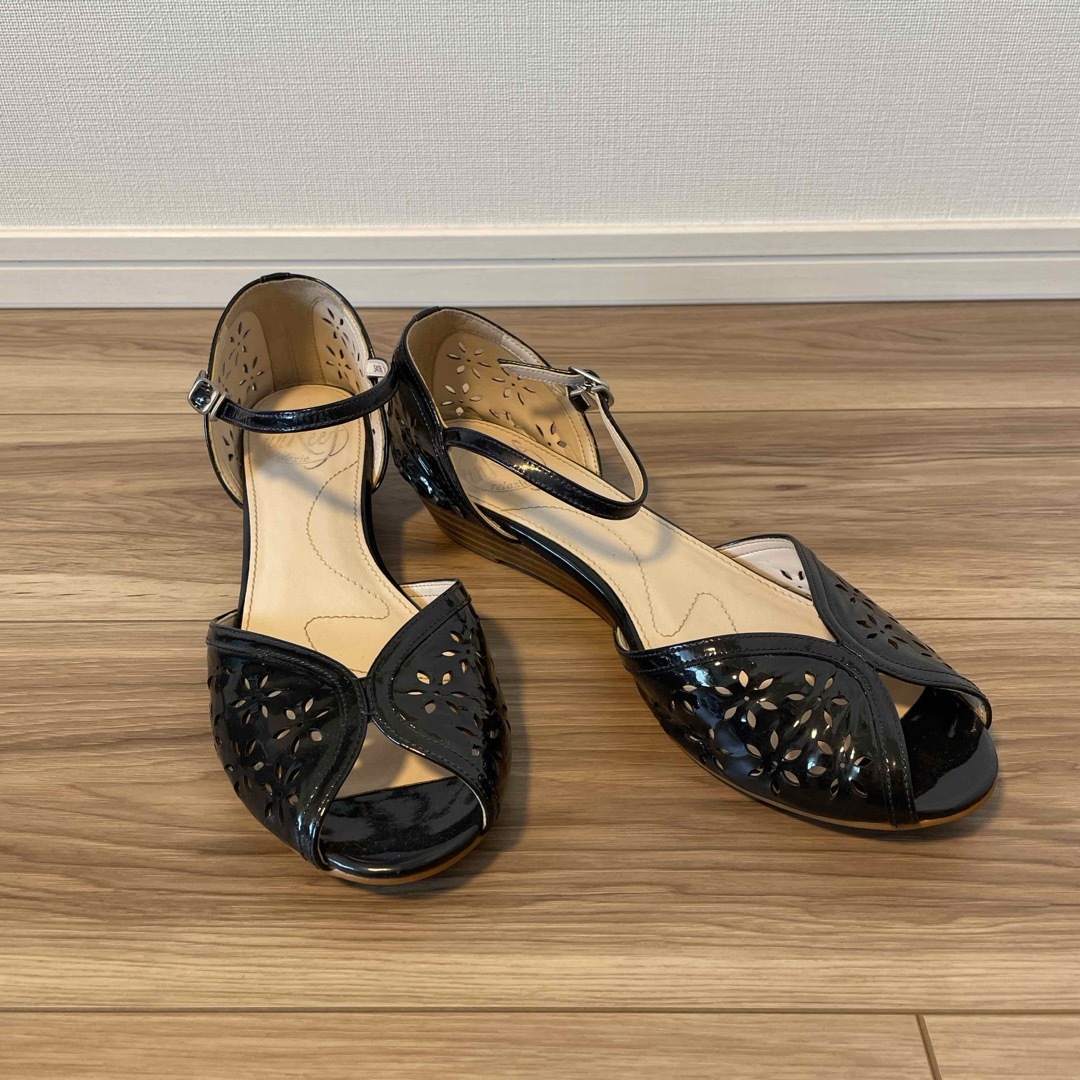 unReef(アンリーフ)のunReef　サンダル　ネイビー　24.5cm レディースの靴/シューズ(サンダル)の商品写真