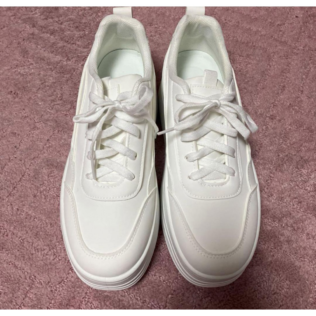 Shein 厚底スニーカー ホワイト レディースの靴/シューズ(スニーカー)の商品写真