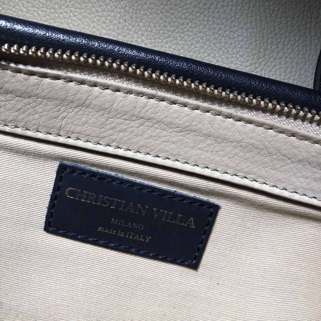 美品CHRISTIAN VILLA  MILANO  バッグ　ネイビー×ベージュ レディースのバッグ(ショルダーバッグ)の商品写真