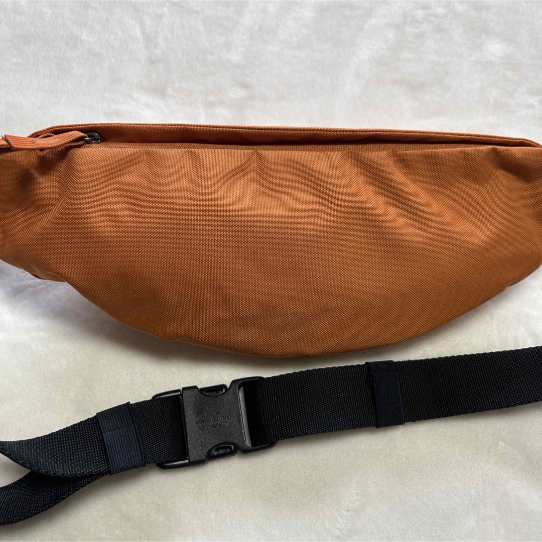 NIKE(ナイキ)のNIKE ナイキ　ビッグロゴ　ボディバッグ　くすみオレンジ　スポーツMIX メンズのバッグ(ボディーバッグ)の商品写真