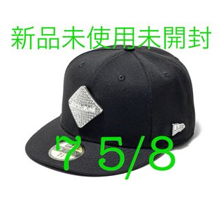 エフシーアールビー(F.C.R.B.)のFCRB NEWERA RHINESTONE EMBLEM 59FIFTY 85(キャップ)