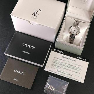 シチズン(CITIZEN)の極美品【稼働品】CITIZEN　シチズンXC　ホワイト　シルバー　ソーラー　箱付(腕時計)