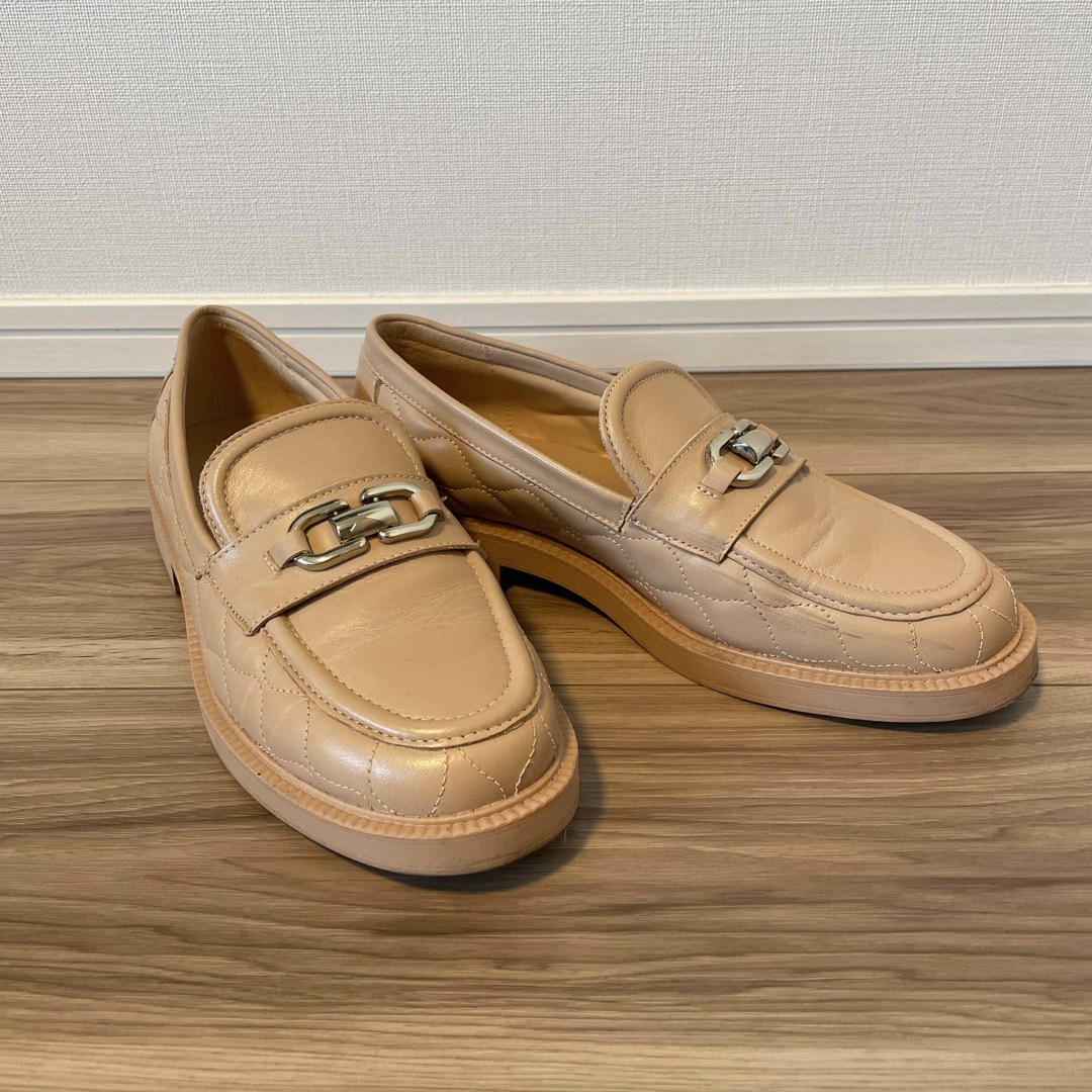 ZARA(ザラ)のZARA　レザーローファー　ピンクベージュ　サイズ38 レディースの靴/シューズ(ローファー/革靴)の商品写真