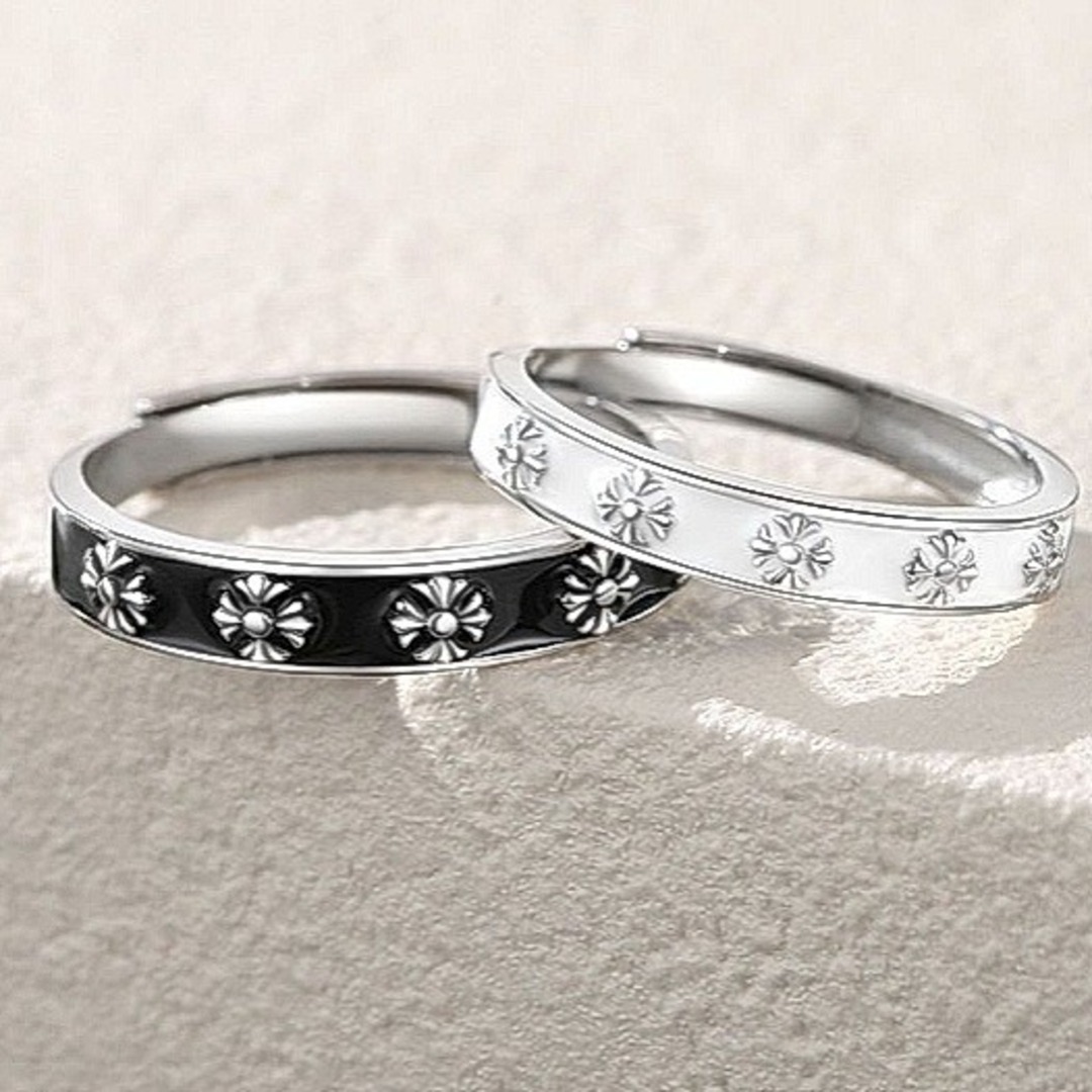 【残り僅か】　恋人　カップル　ペアリング　指輪　リング　シンプル　白　黒　色違い レディースのアクセサリー(リング(指輪))の商品写真