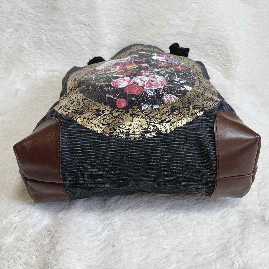 Vivienne Westwood(ヴィヴィアンウエストウッド)の希少 美品 Vivienne Westwood 額縁 デニム トートバッグ 花柄 レディースのバッグ(トートバッグ)の商品写真