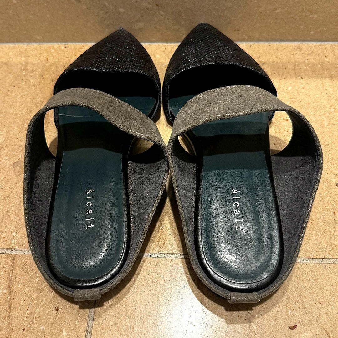 alcali(アルカリ)のalcali(アルカリ)スリッパパンプス ポインテッドトゥM レディースの靴/シューズ(サンダル)の商品写真