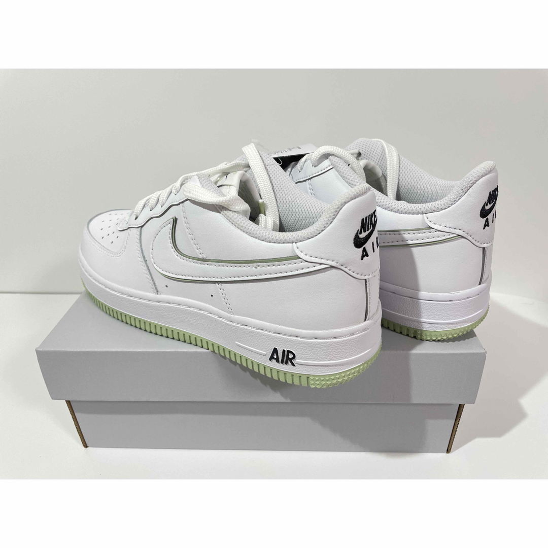 NIKE(ナイキ)の【新品】Nike GS Air Force 1 ホワイト/ハニーデュー  レディースの靴/シューズ(スニーカー)の商品写真