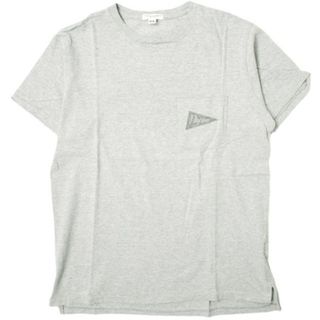 エンジニアードガーメンツ(Engineered Garments)のEngineered Garments x Pilgrim Surf+Supply エンジニアードガーメンツ ピルグリム サーフ+サプライ 別注 カナダ製 TEAM TEE クロスネック チームTシャツ M グレー 半袖 ペナントロゴ トップス【中古】【Engineered Garments × Pilgrim Surf+Supply】(Tシャツ/カットソー(半袖/袖なし))