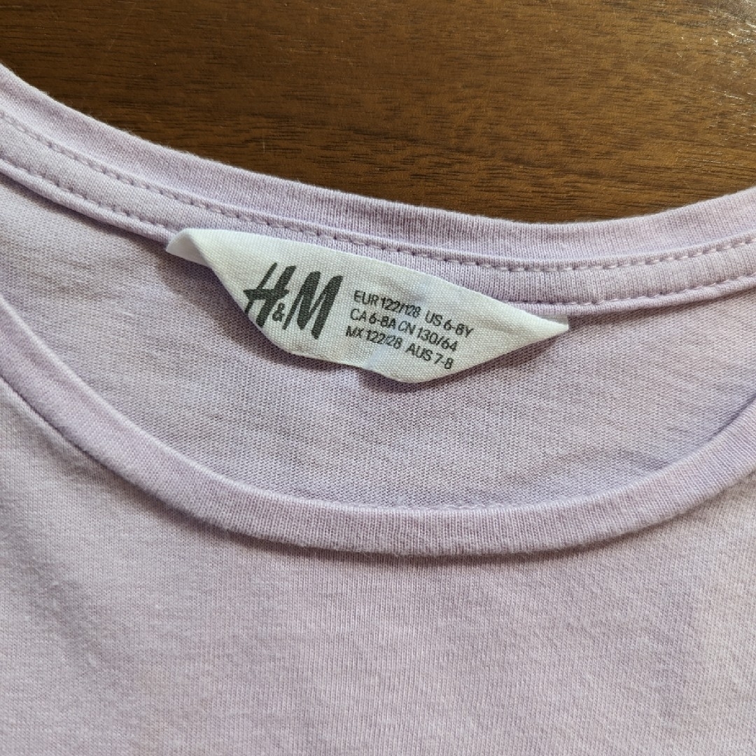 H&M(エイチアンドエム)のH＆M Tシャツ　studio mom ワンピース 130 キッズ/ベビー/マタニティのキッズ服女の子用(90cm~)(Tシャツ/カットソー)の商品写真